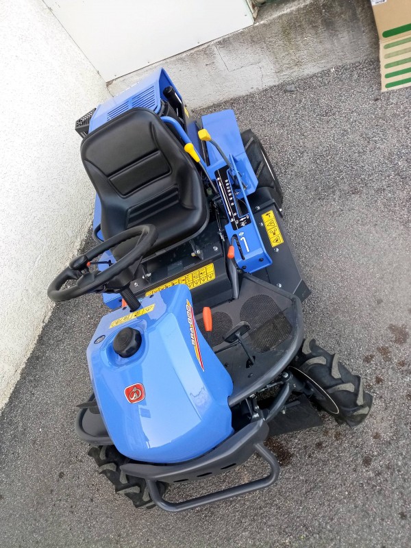 Debroussailleuse sur roues ISEKI SRA800 pertuis 84120