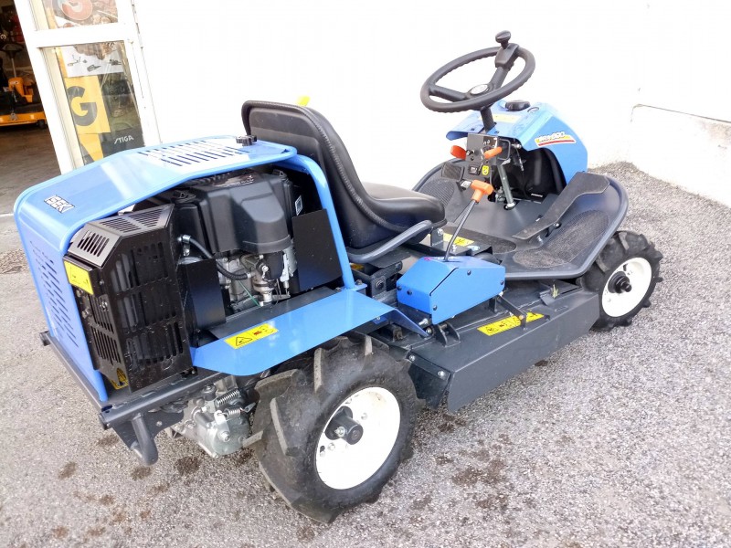 Débroussailleuse à roues iseki les pennes mirabeau